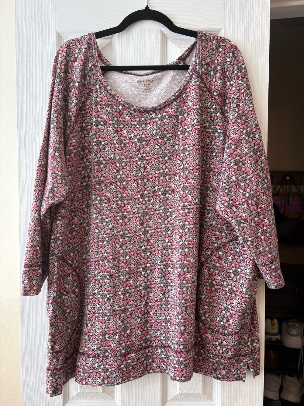 Relaxed Floral-Print Women’s Top in Pink - Unknown Brand